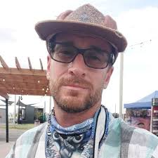 Wenatchee pedestrians at risk at 5 way stop