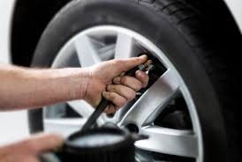 Therefore, tire pressure must be checked regularly, and proper maintenance can prolong the lifespan of the tires. How And When To Put Air In Your Car Tires