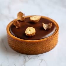 Tartelettes Chocolat Noisettes Feve Tonka En 2020 Mini Tarte Chocolat Desserts Sans Cuisson