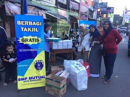 Check spelling or type a new query. Demi Karakter Kepedulian Siswa Bagikan Takjil Selama 15 Hari Siedoo