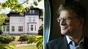 S.fischer, 19,99 euro), das willemsen nach all seinen beobachtungen geschrieben hat, ist etwas für politische feinschmecker, für wahre. Das Hohe Haus Willemsens Bundestag Kritik Leichenschauhaus Der Parlamentarischen Idee Stern De