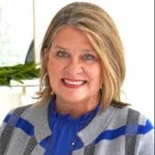 Julie Stratman's Instagram, Twitter & Facebook