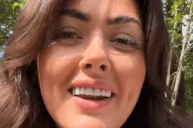 It teaches kids a terrible lesson', experts speak out over 'bribing' teens  for good exam results