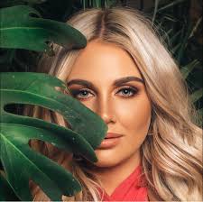 Elbie Meyer's Instagram, Twitter & Facebook