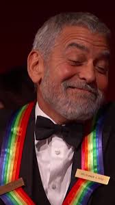 #MattDamon is out here reminding us who the #SexiestManAlive really is 😂  Nobody else gives BFF energy like these two #George Clooney  #KennedyCenterHonors #Batman