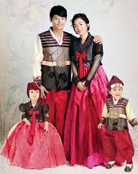This Is Korean Traditional Clothing Han Bok 한복 Koreans Are Wearing On The Specially Day Like New Years Day Prince Clothes Traditional Outfits Victorian Dress