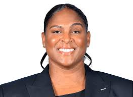 Courtney Paris's Instagram, Twitter & Facebook