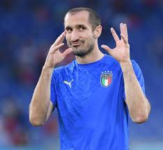 Jun 22, 2021 · tipped to shine at euro 2020 by mourinho, now even chiellini is joining the queue of admirers. Em 2021 Giorgio Chiellini Ist Italiens Naturgewalt In Der Abwehr