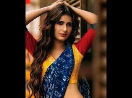 Fatima Sana Shaikh stuns again in hot desi look; fans call her Katrina Kaif  lookalike, question scar near navel - IBTimes India