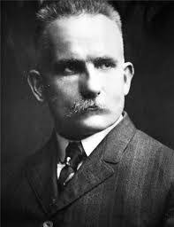 Robert Moran's Instagram, Twitter & Facebook