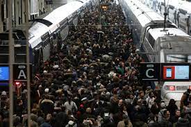 Elle a d'abord annoncé qu'elle allait comptabiliser les jours de repos. Greve Sncf L Entreprise A Perdu 790 Millions D Euros Soit 21 Millions Par Jour