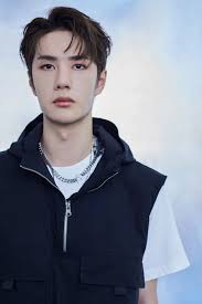 위에화 엔터테인먼트) is a privately held chinese multinational entertainment group and talent agency based in beijing. Pin By Noel On Wang Yibo Yuehua Entertainment Entertainment Logo Actors