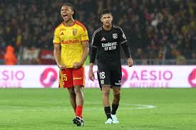 Lens vence a Lyon y lo deja sin liderato en la Ligue 1