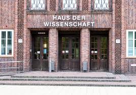 Die abholung von zeugnissen ist nur im 1. Science Slam Im Haus Der Wissenschaft Regionalheute De