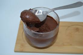 Mousse Au Chocolat En 2020 Mousse Au Chocolat Alimentation Recettes De Mousse