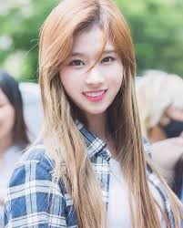 She is an actress, known for twice (2015), twice teasers (2015) and twice: . Minatozaki Sana Prettygirls Minatozaki Sana Pretty Korean Girls Kpop Girls