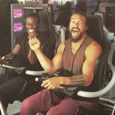 Jason Momoa And Yahya Abdul Mateen Ii Aquaman Cast Goes For A Rollercoaster Ride Aquaman Jason Momoa Black Manta