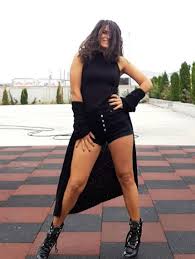 Realizatorul tv mădălin ionescu și mihaela coserariu au fost căsătoriți timp de 14 ani și au împreună doi copii, un băiat și o fată. Fosta SoÈ›ie A Lui MÄƒdÄƒlin Ionescu S A Transformat Intr O BombÄƒ Sexy Cum AratÄƒ Acum Femeia Care I A DÄƒruit Doi Copii Prezentatorului Tv