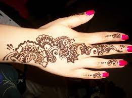 Ada 175 lebih motif henna cantik dan terbaru yang bisa digunakan oleh pemula. 57 Motif Henna Tangan Sederhana Yang Mudah Dan Cantik Untuk Pengantin