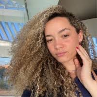 80+ perfis com “Emily Cunha”