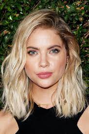 Beauty Look We Love Blonde Hair Dark Brows Blonde Hair Green Eyes Blonde Hair Dark Eyebrows Blonde Hair Brown Eyes
