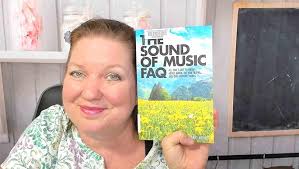 The Sound of Music FAQ: All That's Left to Know About Maria, the von  Trapps, and Our Favorite Things: Monush, Barry: 9781480360433: Amazon.com:  Books