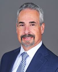 Elizabeth Tomas's Instagram, Twitter & Facebook