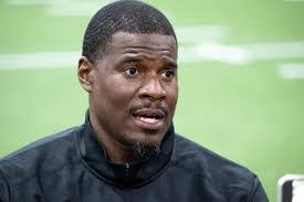 Alfonso Rivas's Instagram, Twitter & Facebook