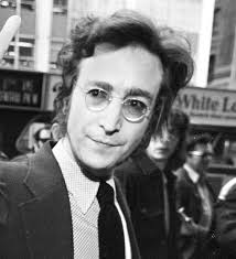 El padre de John Lennon, ausente y, ¿preso en Argentina?