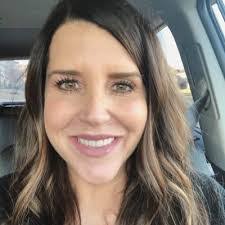 Amie Bowling's Instagram, Twitter & Facebook