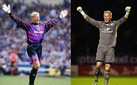 Schmeichel calls for man utd fans to work with glazers and slams those on pitch. Meisterschaftsgewinn Parallelen Zwischen Kasper Und Peter Schmeichel