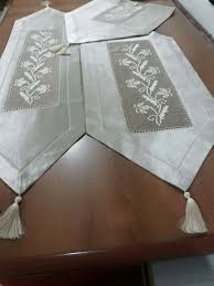 Yandan Puskullu Dantel Sehpa O Ortuler Nevresim Elde Nakis