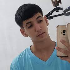 Ayer compartí un post denunciando. Han crecido tanto que no los reconocí.  Son los hijos de Frank Artola, colega y amigo de muchos años. El chico  tiene la edad de mi hijo,