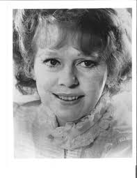 Photo Blog #16: The Familiar Female