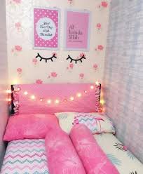 Desain teras rumah minimalis di atas menggunakan ubin bermotif warna krem dan hitam sebagai. 14 Inspirasi Desain Rumah Kecil 2 Lantai Dengan Kombinasi Warna Pink 1000 Inspirasi Desain Arsitektur Teknologi Konstruksi D Desain Desain Rumah Kecil Rumah