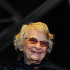 Virginia McCaskey, Bears matriarch, dies at 102