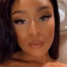 Wow! Ariana Grande comes down in a bubble during opening number “No One  Mourns the Wicked” for Wicked One Wonderful Night