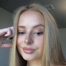 Lily Corbin (@LilyCorbin_)