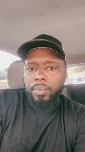 Brandon Beeks's Instagram, Twitter & Facebook