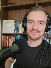 In the first episode of my new podcast, I'm going to be interviewing a  friend of mine from Thailand 🇹🇭 who is both a YouTuber and an English  learner. I already have