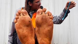 El lamentable final del activista que quería cruzar descalzo EE.UU.