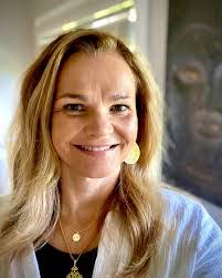 Dawn Pagano's Instagram, Twitter & Facebook