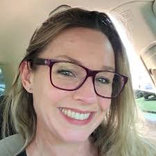 Gwen Mckee's Instagram, Twitter & Facebook