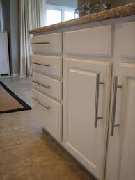Suitable for your white kitchen cabinet. 35 Best White Kitchen Handles