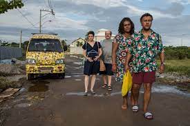 Colegas de trabalho, lima, alexandre, rocha e diguinho decidem sair juntos em uma viagem com suas famílias para curtir o feriadão. Os Farofeiros Globo Filmes