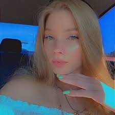 Hannah Mayes (@hhannahhhmayes)