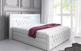 Slat models provide more air circulation and flexibility, while solid bases give the firmest support. Boxspringbett Sonno Mit Led Usb Und Stauraum Luxusbetten24