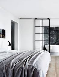 Elegantes Les Portes Coulissantes Font Leur Entree Dans Votre Maison Ouvrez Leur Le Passage Idees Chambres Decor Chambre A Coucher Belle Chambre
