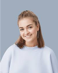 Lily Woods's Instagram, Twitter & Facebook