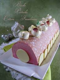 J En Reprendrai Bien Un Bout Buche Noel 2012 3 Buche Pistache Citron Framb Buche De Noel Dessert Noel Gateau Noel
